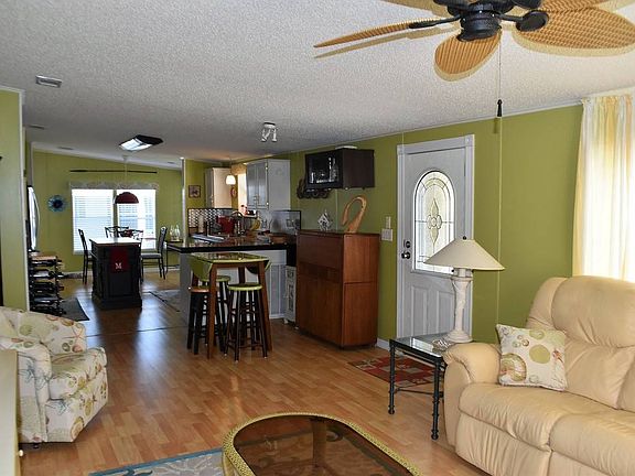 4th image of 945 La Quinta Blvd