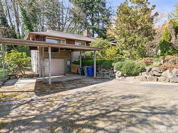4th image of 15829 4th Avenue SW