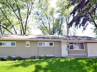 135 Bode Rd, La Grange, IL 60169