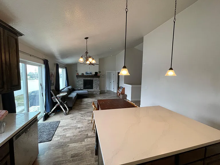 554 E Old Mill Dr — Photo 6