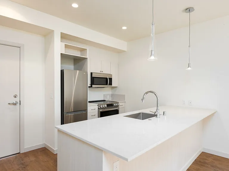 1010 Apartments — Photo 2