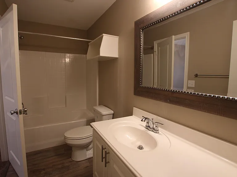 Brad Circle 1234 — Photo 16