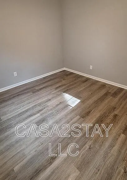 668 Knox Blvd #14 — Photo 6