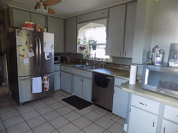 4th image of 630 W Wendell St