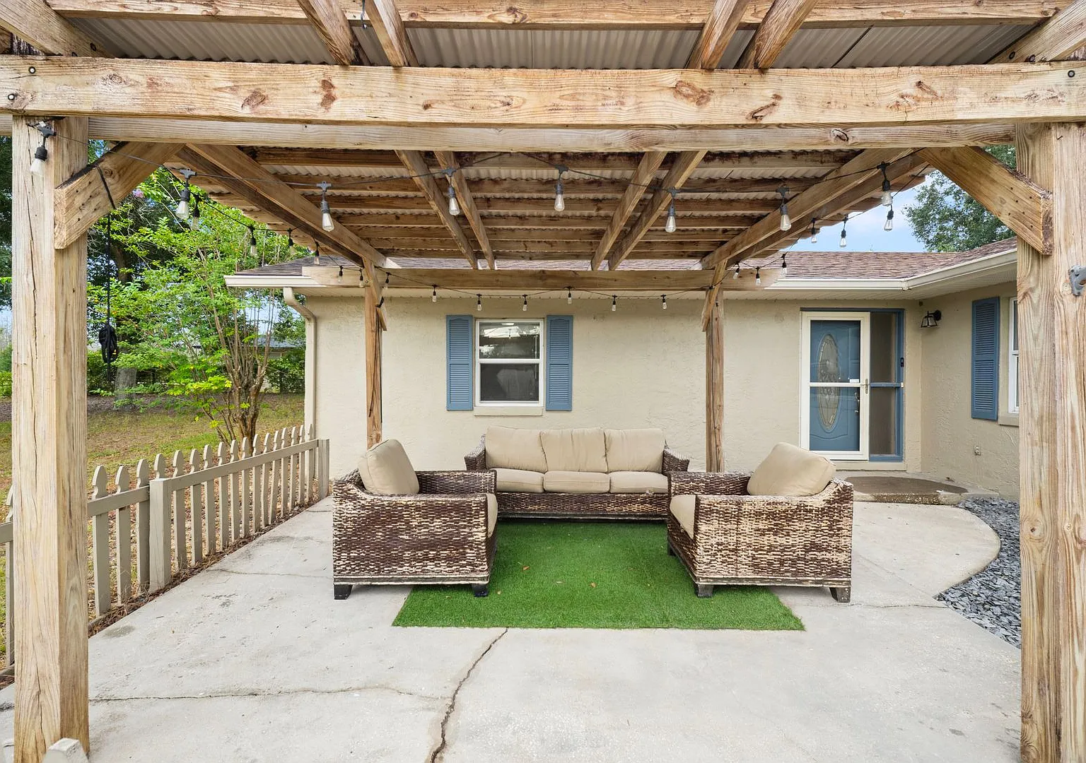 Available Now: 4 Bed 3 Bath Oversized Lot With 1,500 Sf Workshop In Winter Garden — Photo 2