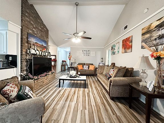 4th image of 22319 Meadowgate Dr