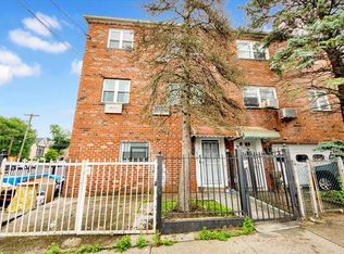 4392 Carpenter Ave, Bronx, NY 10466