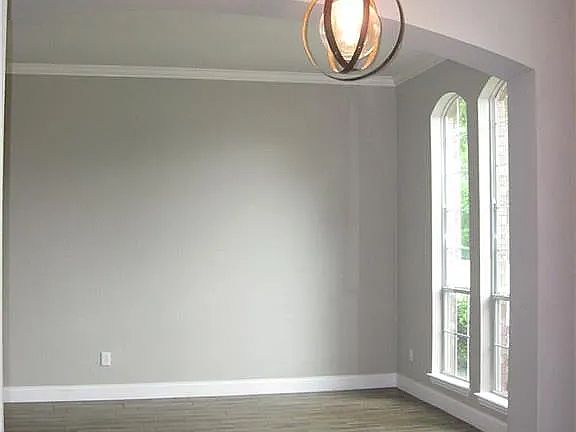 5th image of 1503 Lynn Dr