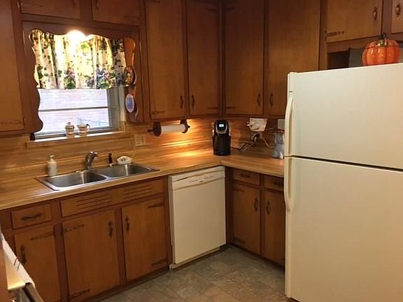 5th image of 801 Oakwood Dr