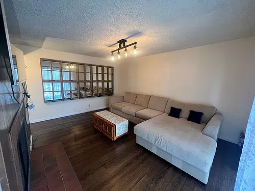 2157 Arnold Way Photo 1