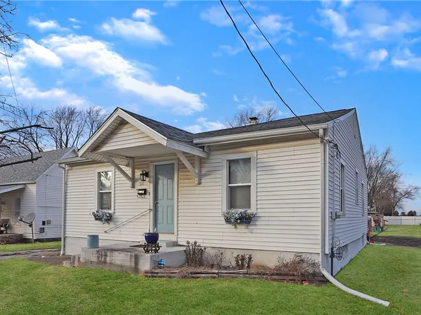 2416 Dewitt Ave, Mattoon, IL 61938