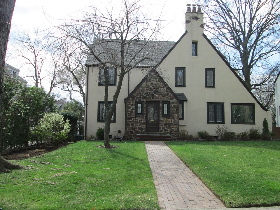 1st image of 228 Thornden St