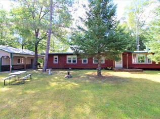 W12929 Robin Ln, Crivitz, WI 54114