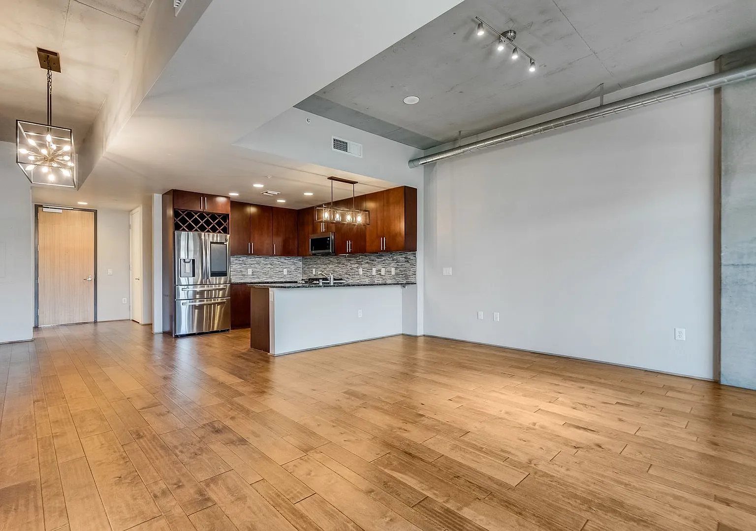 Sophisticated urban living in this stylish 2bd/2.5ba residence at Juhl — Photo 2