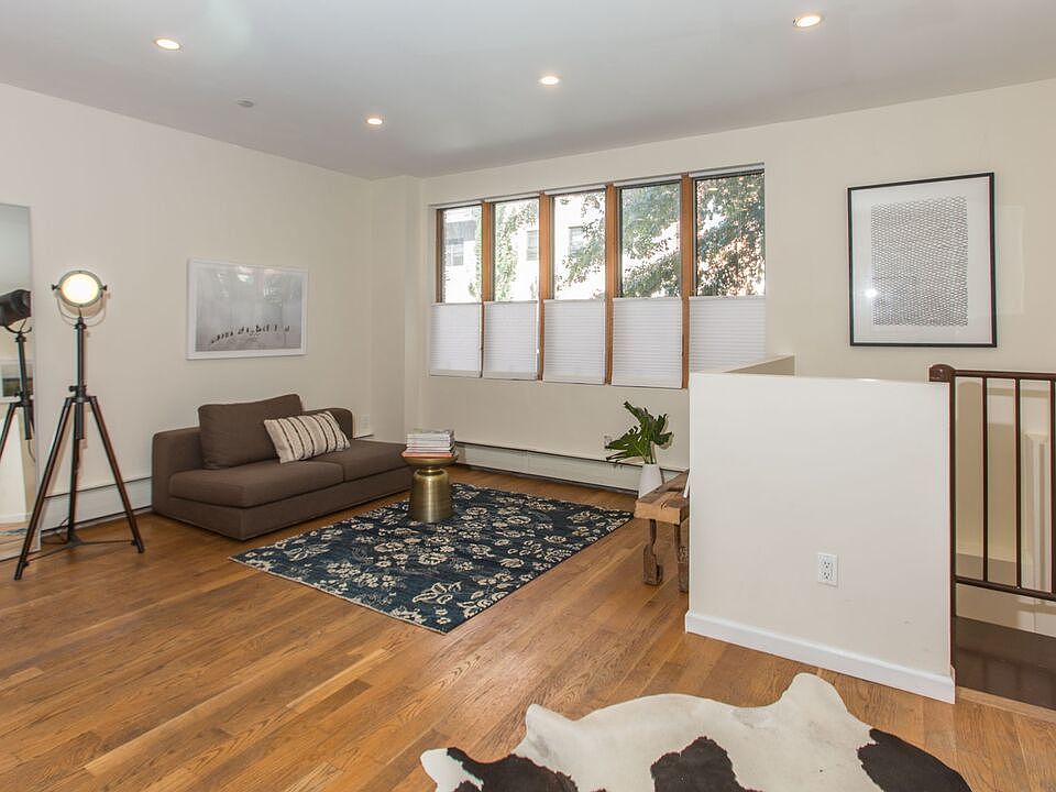 1st image of 390 14th St APT 1