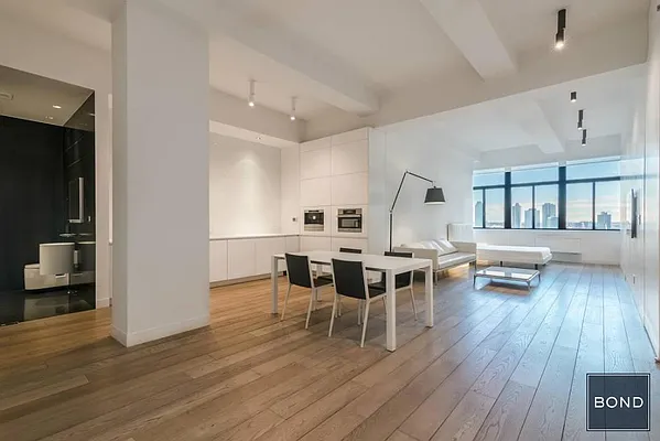 Sold by Bond New York | media 1