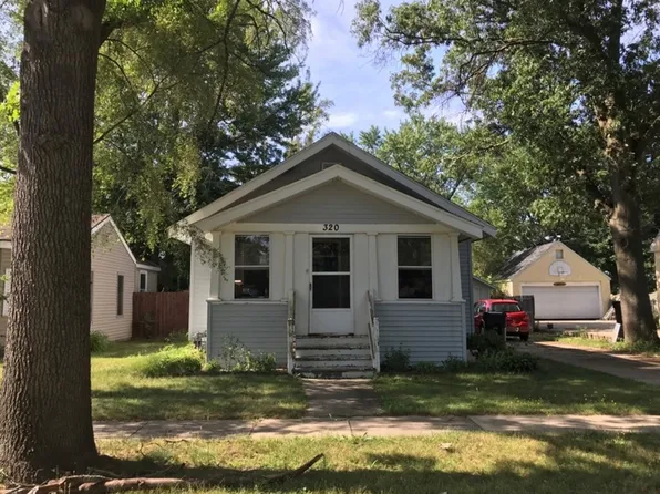 320 Montebello St SE, Kentwood, MI 49548