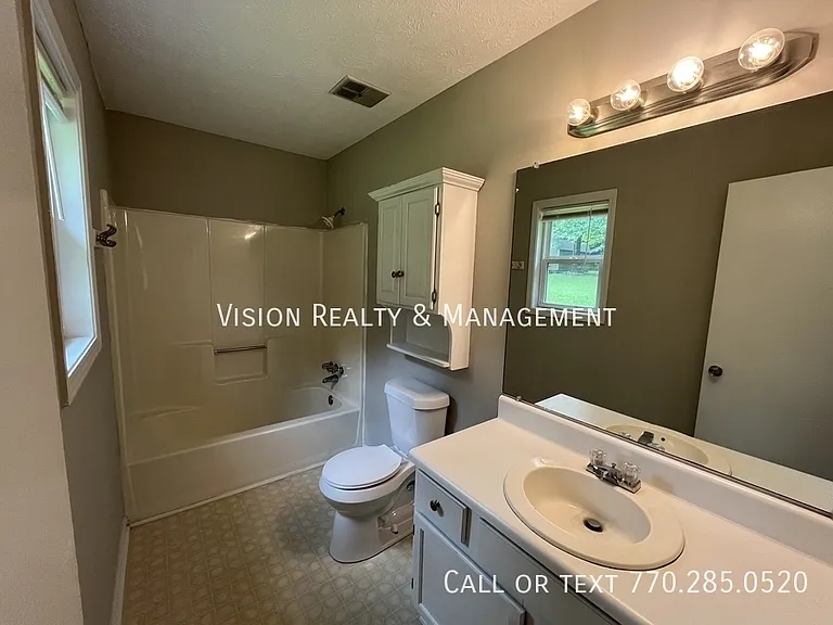 106 Barton Ln — Photo 6