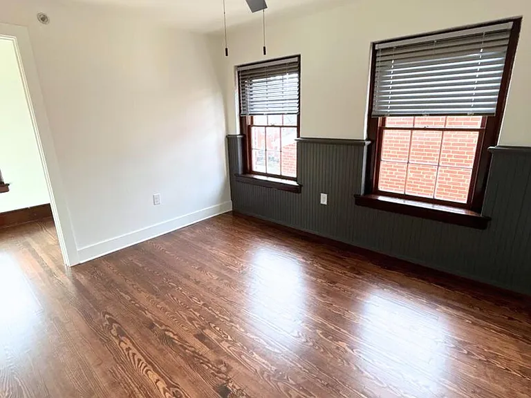 825 Stewart Ave SE — Photo 3
