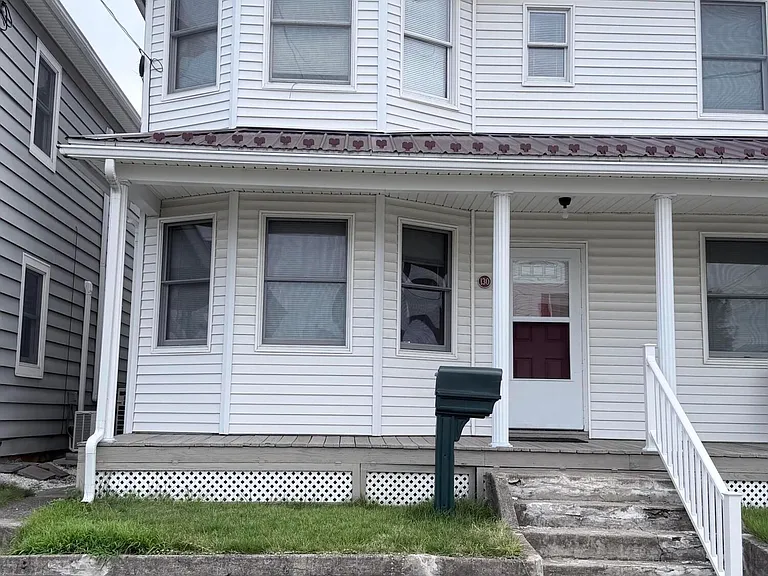130 Iron St — Photo 1
