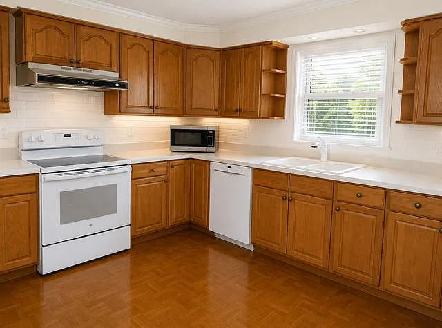460 S Mazon St — Photo 10
