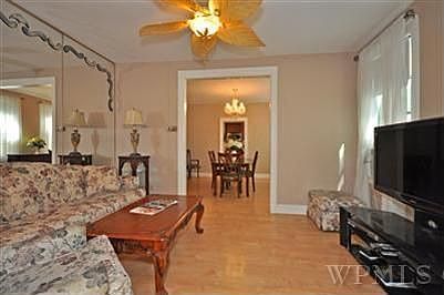 3rd image of 2037 Powell Ave