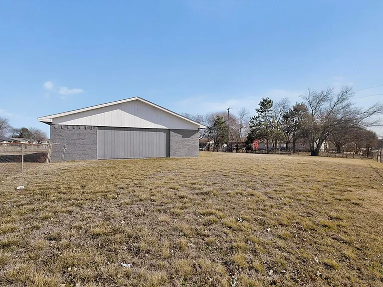 136 Yorkshire Dr #ID1492679P — Photo 25