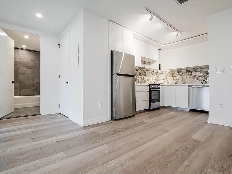 957 Atlantic Ave #608 — Photo 3