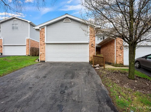 266 Charlotte Ct, Cary, IL 60013