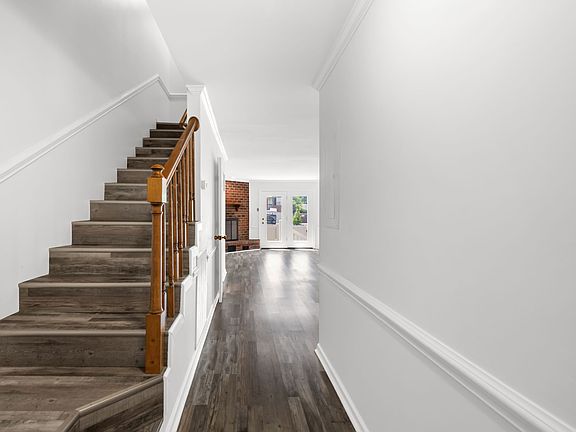 4th image of 612 Sunset Ave APT 6