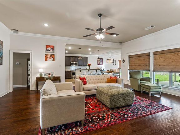 5th image of 28501 Loiret Ct