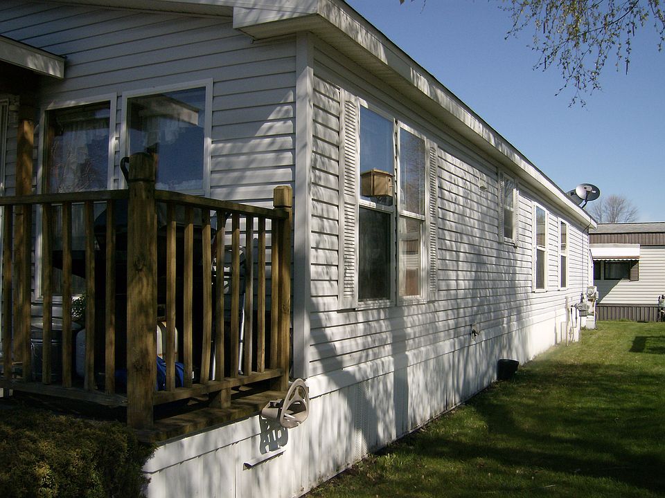2nd image of 913 Waioli St