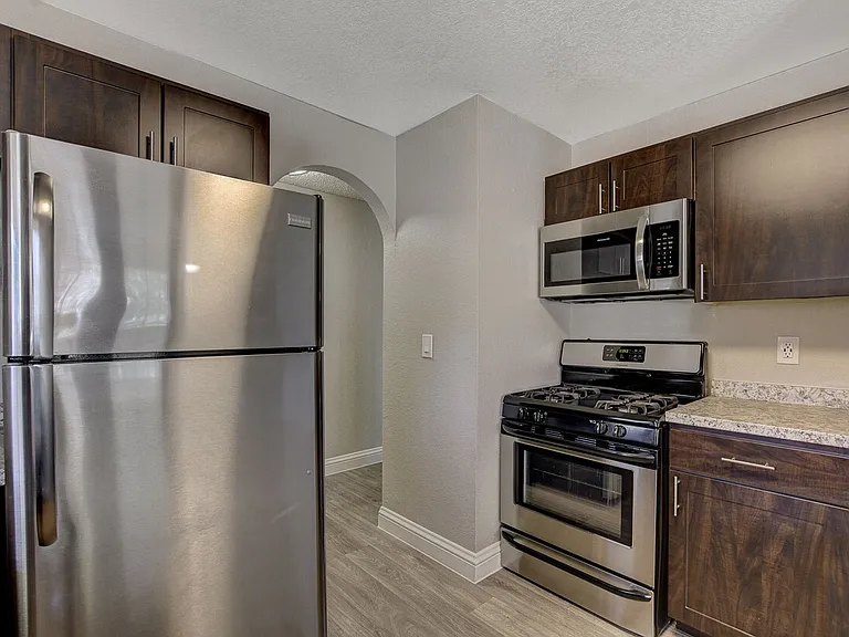 Hidden Cove Apartments — Photo 5