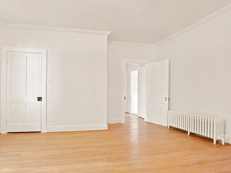 209 N Washington St — Photo 15