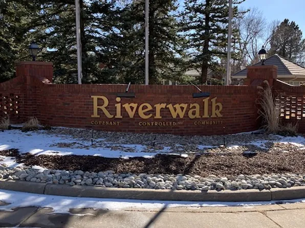 2894 W Riverwalk Cir APT B209, Littleton, CO 80123