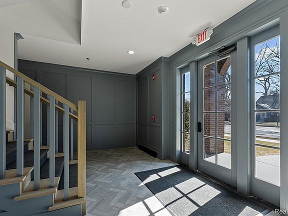 2nd image of 936 W Eleven Mile Rd