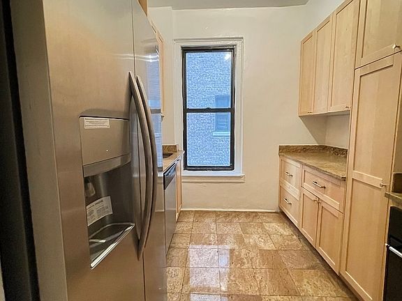 4th image of 61 E 95th St APT 9