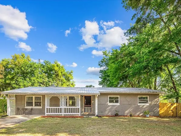 104 Colonial Cir, Palatka, FL 32177