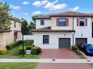 10137 W 32nd Ln, Hialeah, FL 33018