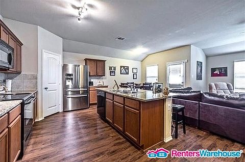 4th image of 1416 Meadow Creek Dr