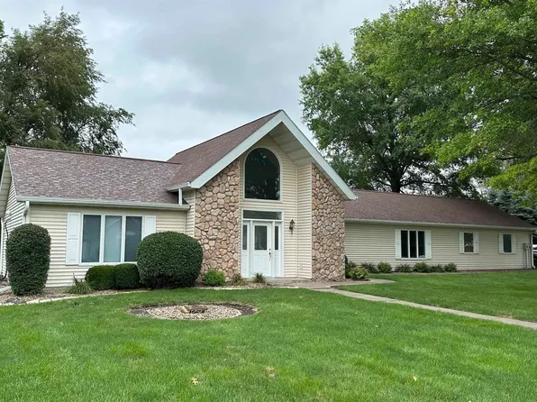 407 N Park Ave, New Sharon, IA 50207