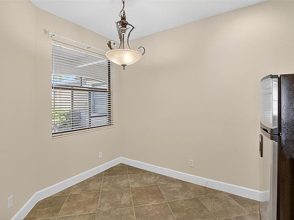 4th image of 210 Shell Falls Dr