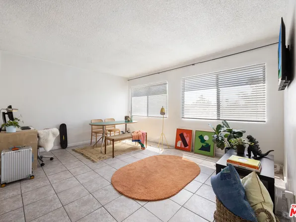 6133 Whitsett Ave APT 23, North Hollywood, CA 91606