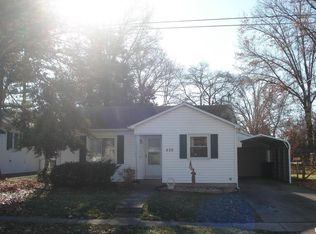 408 W Church St, Benton, IL 62812
