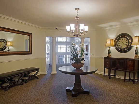 4th image of 2621 N Moreland Blvd APT 4
