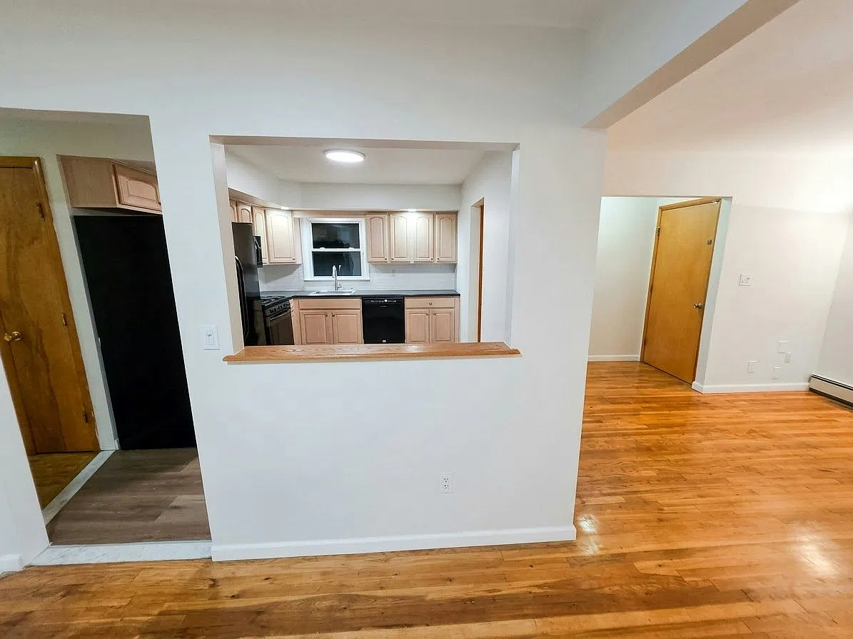 242 Munro Blvd — Photo 4