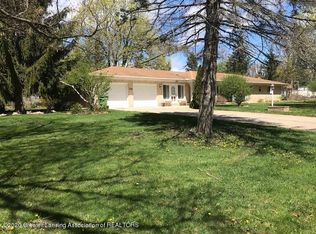 3838 Waverly Hills Rd, Lansing, MI 48917