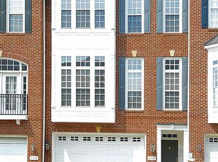 4358 Patriot Park Ct, Fairfax, VA 22030