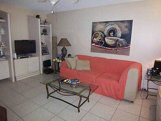 4th image of 1067 Lyndhurst N