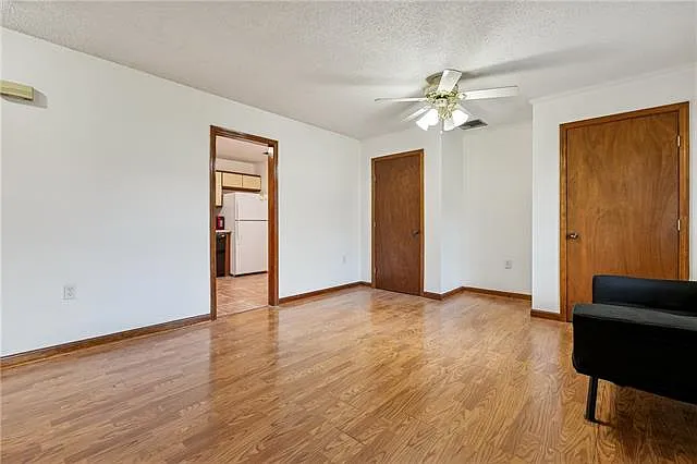 2 bed, 1.0 bath, 775 sqft, $1,600 — Photo 3